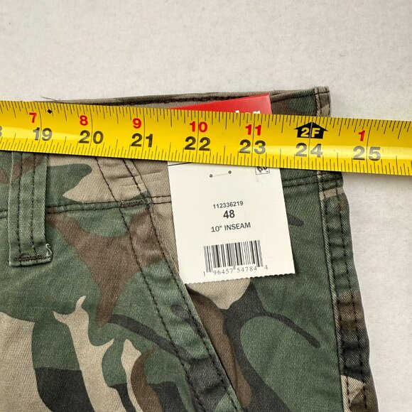 Wrangler Men's Relaxed Low Stretch Green Camo Cargo Shorts Sz 48 Inseam 10" NWT - Picture 8 of 11